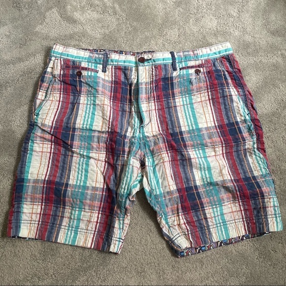 Robert Graham Multicolor Plaid Cotton Textured Light Weight Shorts EUC Size 38 - Picture 1 of 6